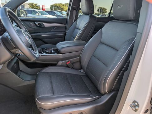 Used 2026 Buick Enclave Sport Touring FWD image 26