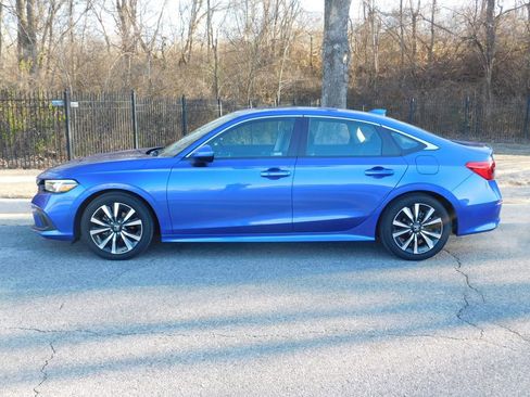 Used 2024 Honda Civic EX image 2