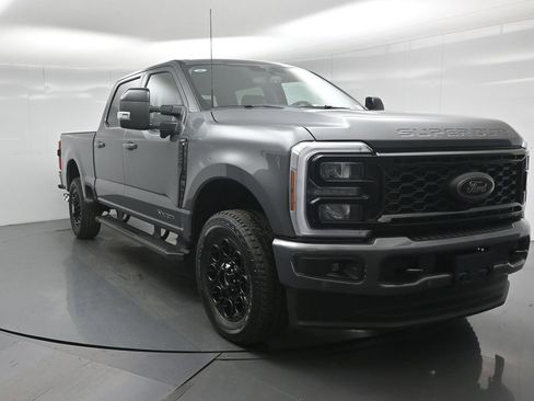 New 2026 Ford F250 Lariat w/ Black Appearance Package image 23