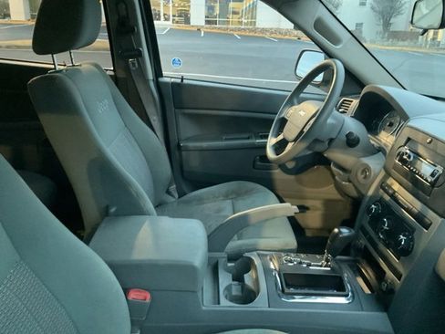 Used 2007 Jeep Grand Cherokee Laredo image 5