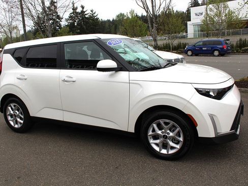 Used 2023 Kia Soul S FWD image 6