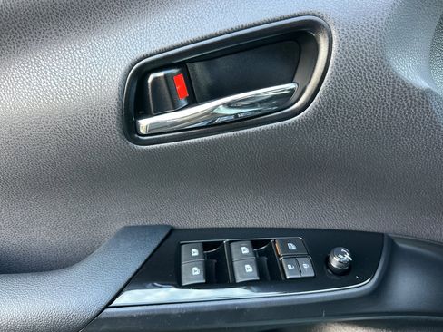 Used 2016 Toyota Prius Four image 11