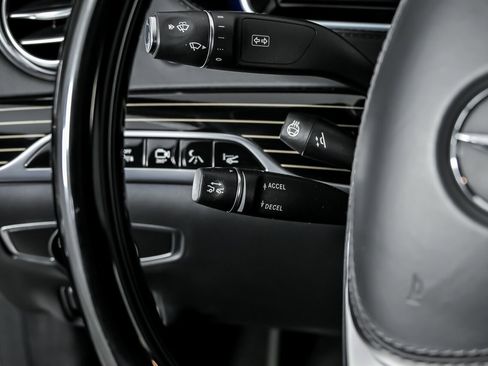 Used 2017 Mercedes-Benz Maybach S 550 4MATIC image 33