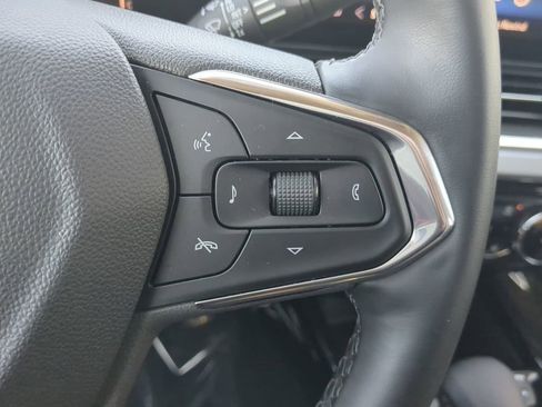 Used 2025 Chevrolet Trax LT w/ LT Convenience Package image 25