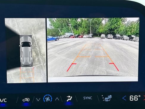 Used 2025 Chevrolet Traverse Z71 w/ Enhanced Driving Package AWD/4WD image 27