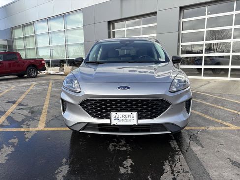 Used 2022 Ford Escape SE w/ Cold Weather Package image 2