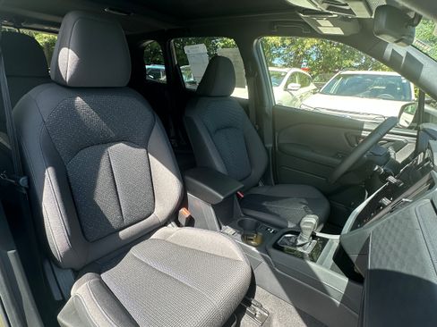 Used 2025 Subaru Forester Premium AWD/4WD image 13