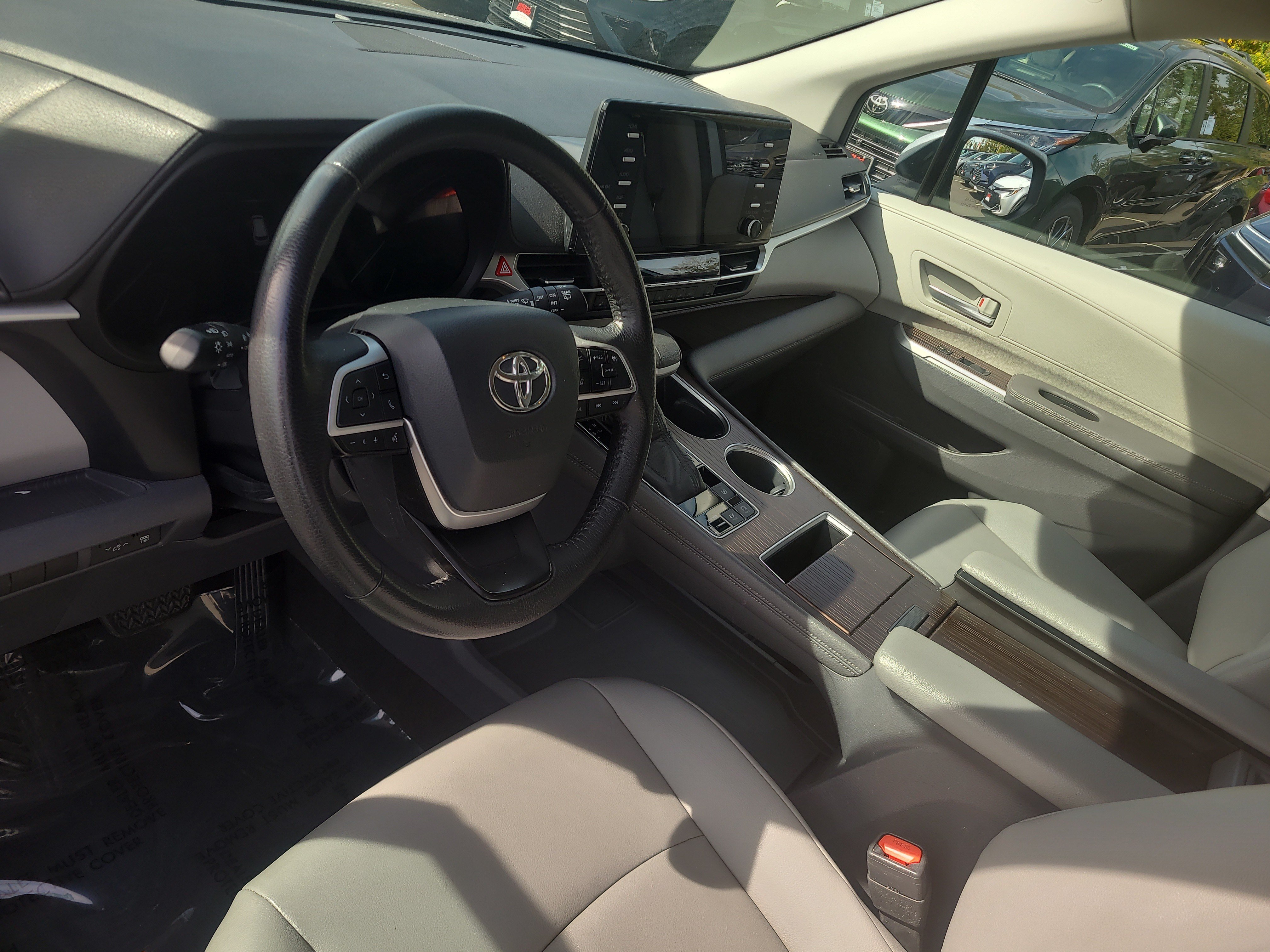 Certified 2021 Toyota Sienna XLE AWD/4WD image 15