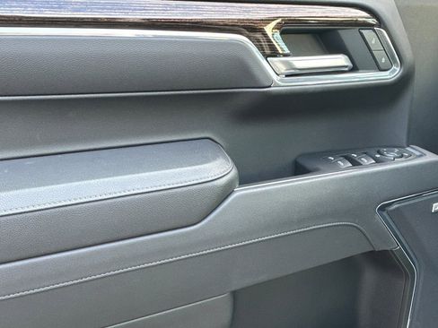 Certified 2025 GMC Sierra 1500 Elevation w/ Preferred Package image 11