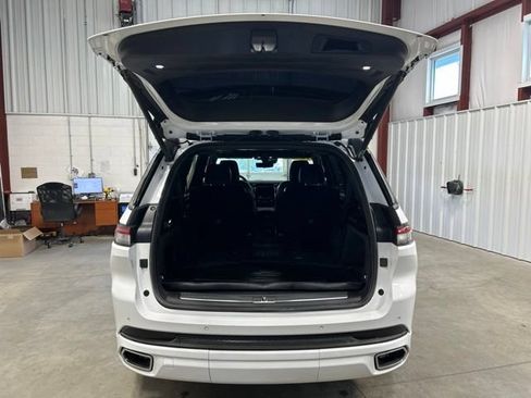 Used 2021 Jeep Grand Cherokee L Overland w/ Luxury Tech Group IV AWD/4WD image 20