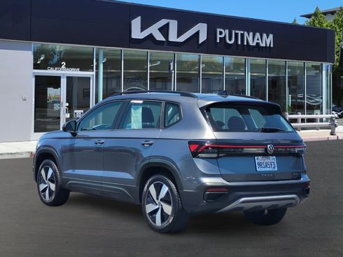 Used 2025 Volkswagen Taos S AWD/4WD image 6