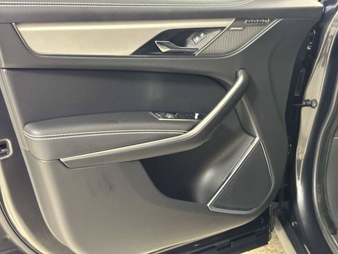 Certified 2026 Jaguar F-PACE R-Dynamic S AWD/4WD image 17