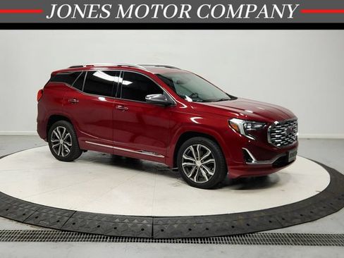 Used 2019 GMC Terrain Denali w/ Driver Alert Package II FWD image 1