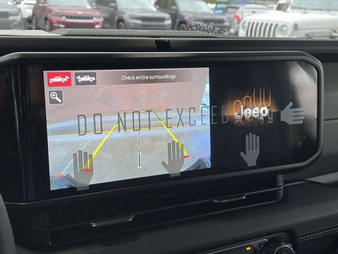 New 2025 Jeep Gladiator Mojave image 35