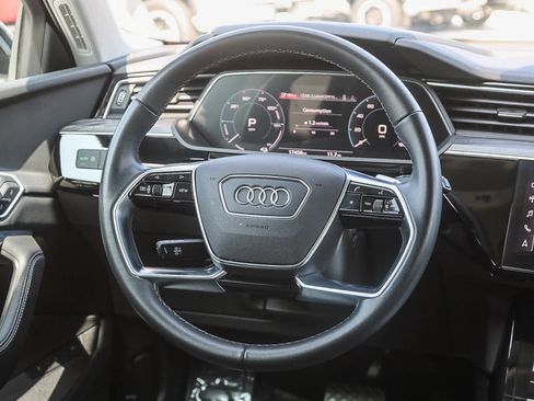 Used 2022 Audi e-tron Premium image 16