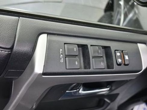 Used 2018 Toyota 4Runner SR5 Premium image 11