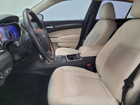 Used 2018 Chrysler 300 Touring w/ Sport Appearance Package image 17