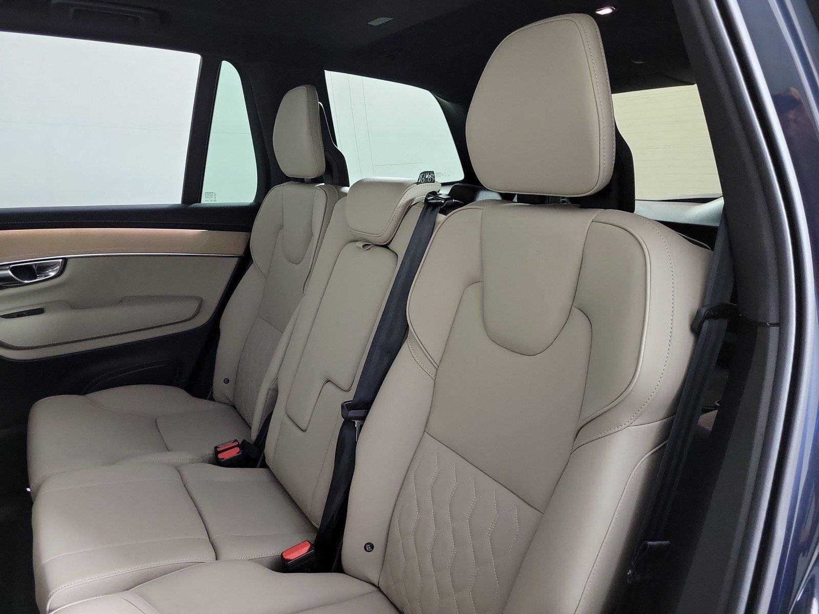Certified 2026 Volvo XC90 B6 Plus AWD/4WD image 13
