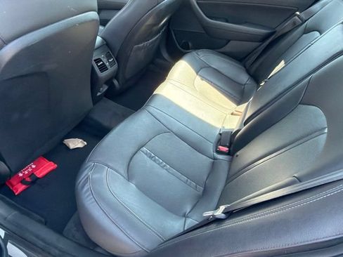 Used 2019 Hyundai Sonata Limited w/ Ultimate Package 04 FWD image 19
