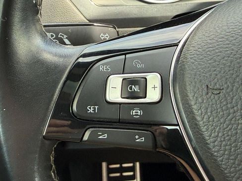 Used 2020 Volkswagen Tiguan SE R-Line AWD/4WD image 16