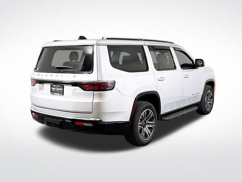 Used 2025 Jeep Wagoneer 4WD w/ Convenience Group I image 7