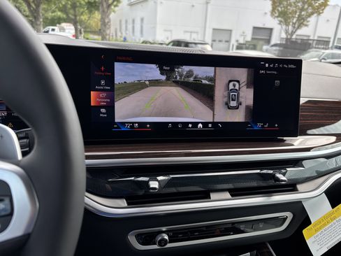 Used 2026 BMW X5 xDrive40i w/ M Sport Package image 25