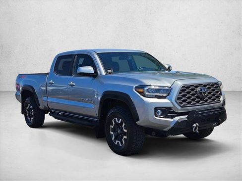 Used 2022 Toyota Tacoma TRD Off-Road w/ TRD Premium Off Road Package AWD/4WD image 3
