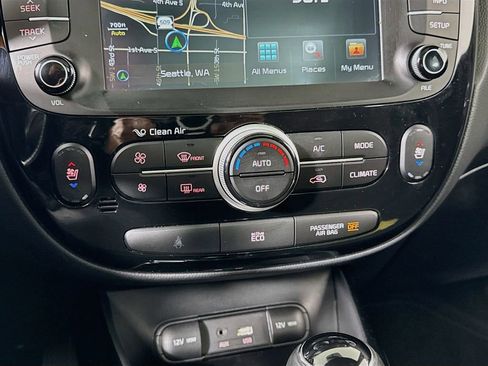 Used 2015 Kia Soul + w/ Primo Package FWD image 15