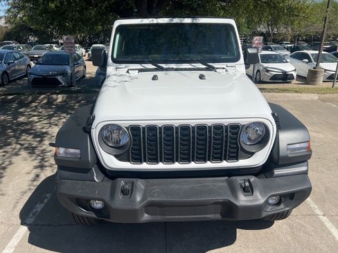 Used 2025 Jeep Wrangler Sport S image 7