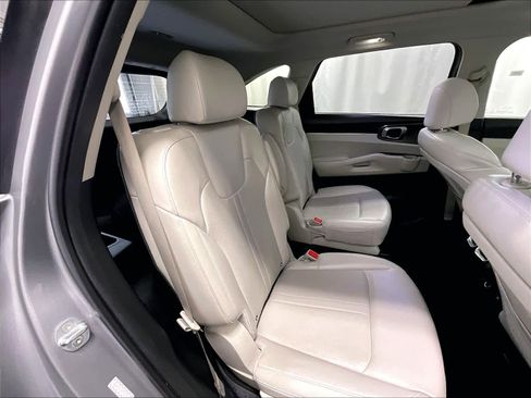 Used 2023 Kia Sorento EX w/ Panoramic Sunroof Package image 16