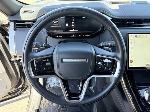 Used 2025 Land Rover Range Rover Sport SE AWD/4WD image 10