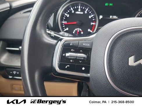 Used 2024 Kia Carnival EX FWD image 26