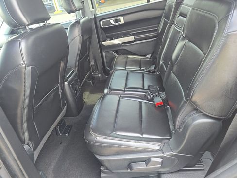 Used 2023 Ford Explorer XLT w/ Equipment Group 202A RWD image 14