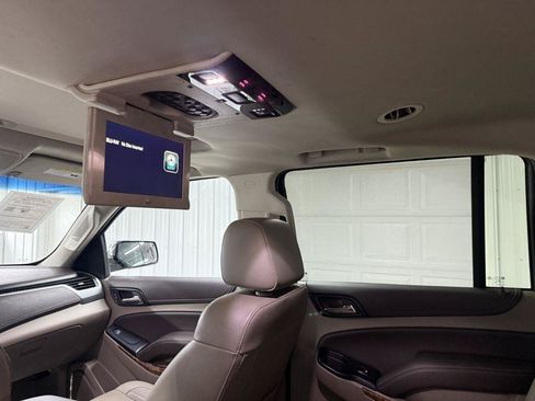 Used 2017 Chevrolet Suburban Premier AWD/4WD image 31