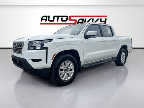 Used 2022 Nissan Frontier SV image 3