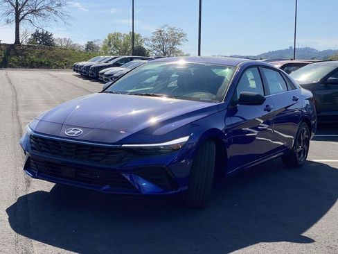 New 2026 Hyundai Elantra SEL Sport Premium FWD image 5