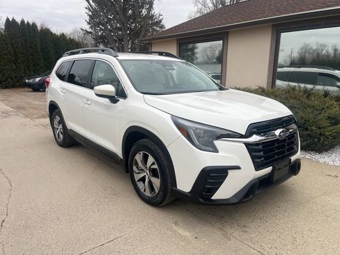 Used 2024 Subaru Ascent Premium w/ Convenience Package AWD/4WD image 1