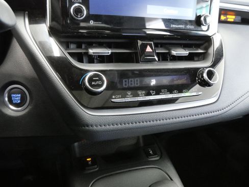 Certified 2021 Toyota Corolla XSE image 24