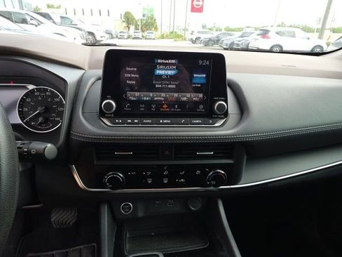 Used 2023 Nissan Rogue S AWD/4WD image 17