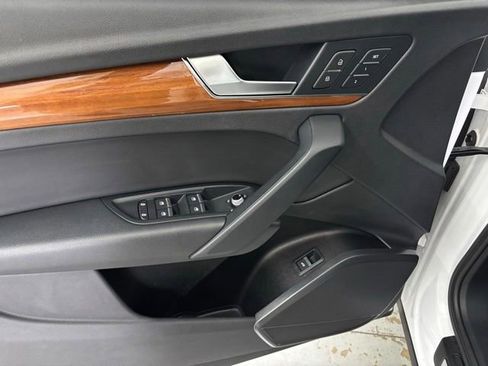 Used 2021 Audi Q5 2.0T Premium image 11