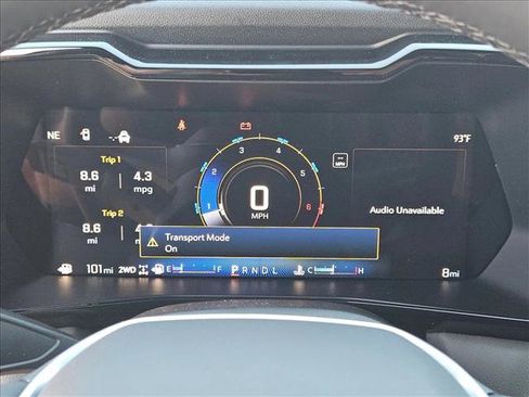 Used 2026 Chevrolet Colorado ZR2 w/ Technology Package AWD/4WD image 11