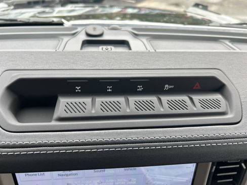 New 2025 Ford Bronco Outer Banks w/ Sasquatch Package image 34