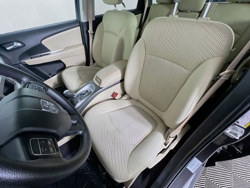 Used 2017 Dodge Journey SE image 18