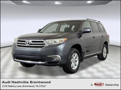 Used 2013 Toyota Highlander SE FWD image 1