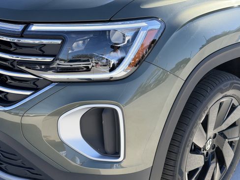 New 2026 Volkswagen Atlas SE image 8