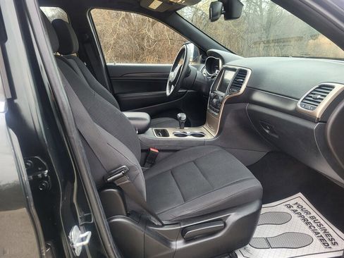 Used 2014 Jeep Grand Cherokee Laredo w/ 18" Wheel & 8.4" Radio Group image 12