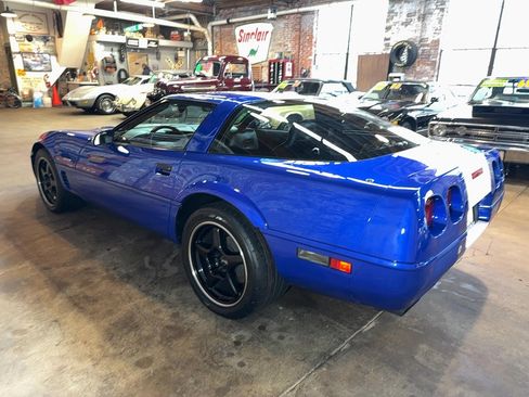 Used 1996 Chevrolet Corvette Coupe image 5