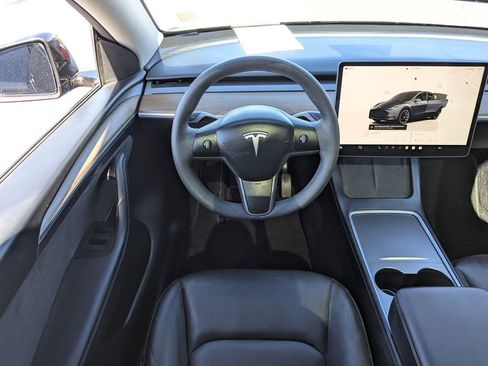 Used 2024 Tesla Model Y Long Range image 23