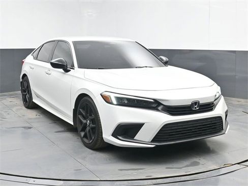 Used 2023 Honda Civic Sport image 2