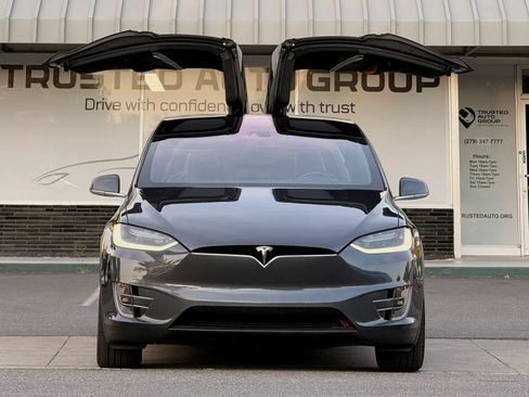 Used 2016 Tesla Model X 90D AWD/4WD image 3